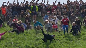 North Carolina woman wins British cheese-rolling competition