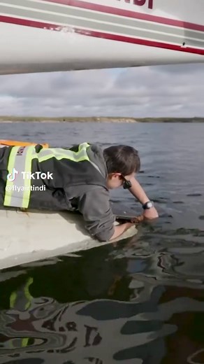 Moving Floatplanes from Water to Land: A Detailed Process