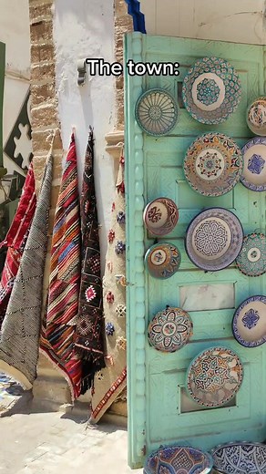 Have you ever heard of Essaouira? It's a beautiful coastal town in Morocco, and it is 100% worth visiting 😌 #essaouira #essaouira_mogador #essaouira_city #essaouiramorocco #essaouiratravel #moroccotravels #travelmorocco🇲🇦🌅 #travelmorocconow #exploremoroccoholidays #moroccancoastline