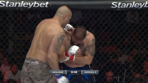 136K views · 1.6K reactions | Gladiatorul din Berceni a făcut mereu spectacol în cușca HEROES ⚔ Vino luni la Sala Sporturilor din Buzău să îl vezi în meciul exploziv cu Ionuț Chiagă pe reguli de Kickbox cu mănuși de MMA! HEROES 13 3 NOIEMBRIE BUZĂU ORA 20:00 Bilete și PPV pe heroesmma.ro | Heroes MMA | Facebook