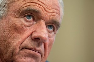 ‘Absolutely insane’ RFK Jr. fact-checked by doctors after bizarre Fox News appearance