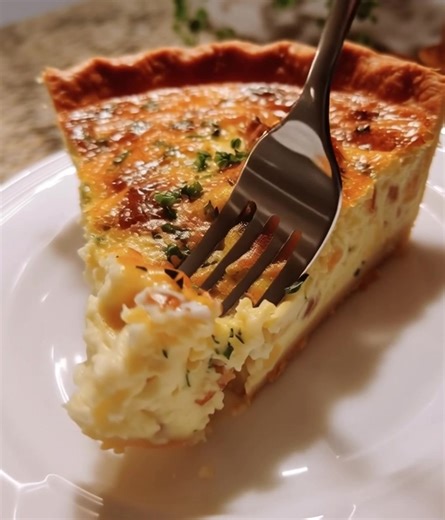 Hands down, the best ever quiche recipe!. Full recipe 👇💬 | The Hidden Recipe