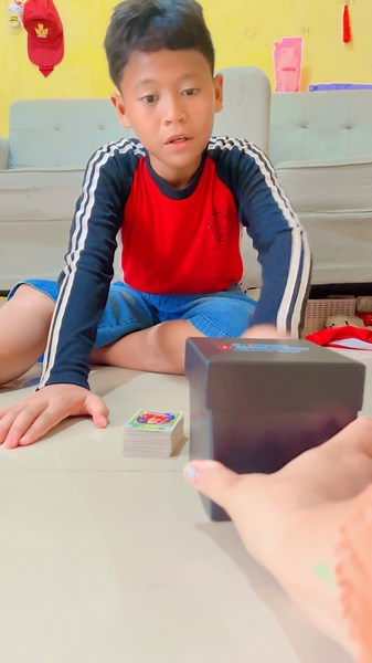 Card slapping game for a speaker prize #cardslapping