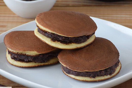 Cómo hacer dorayakis japoneses, el dulce favorito de Doraemon (y de quien lo pruebe)