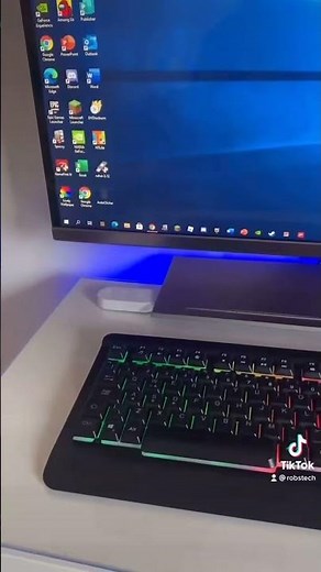 How to get a transparent taskbar on windows 10