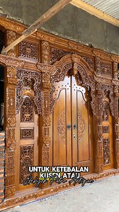 Pintu gebyok ukir 3 meter dengan warna finishing natural glossy #fyp #gebyokukir #gebyokjawa #gebyokukir #gebyokjati | Gebyok Putro Antique