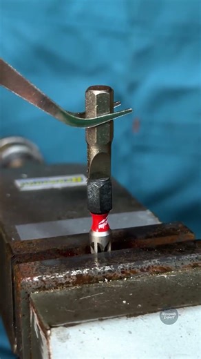 Mastering the Art of Woodcraft: A Must-See Technique! 🌟