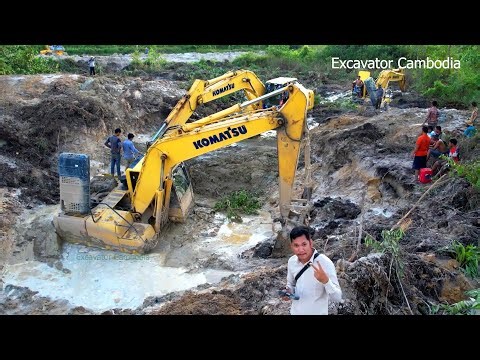 The land is very silty, Causing the excavator to fail into mud, But it was successfully pulled back