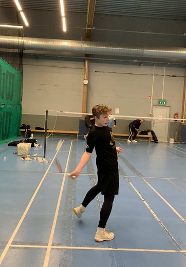 Trick Shots in Badminton: Tips for Players