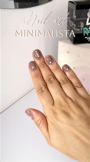 Nail art💅minimalista #naturalpolish #nailart #naildesign #nailarttutorial #beautyinspiration