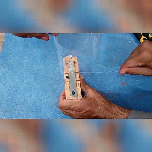 Useful Idea to Make String From Plastic Bottles | Plastic Bottle Cutter #ftideas #handyman #plasticbottle #bottlecutter #string #plasticrope #freetimeideas