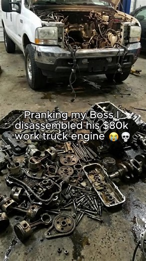 Hilarious Truck Prank on Boss
