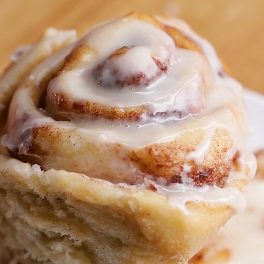 381K views · 1K reactions | Learn how to make the best EVER vegan cinnamon roll. Recipes: https://tasty.co/recipe/the-best-ever-vegan-cinnamon-rolls | Tasty | Facebook