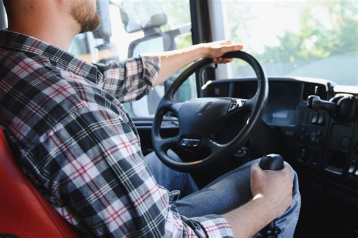 Licencié après un accident avec 1,3 g d'alcool au volant du véhicule de société, un chauffeur obtient 22 000 €