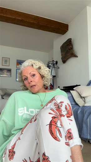 Becca Maberly- Postnatal Expert- Author on Instagram: "AD we will all have very different experiences as we move through the perimenopause, and we’ll all find different ways of alleviating symptoms and supporting ourselves during this time. If you’re looking for a natural and gentle way to support yourself during the perimenopause then Menopause Support from A.Vogel is such a great product with: ✔️Magnesium (1 tablet contains 316mg Magnesium Citrate and 23mg Magnesium Oxide) ✔️Soy Isoflavones (1