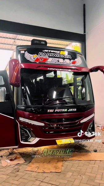 Done pemasangan sticker bus julukan, pariwisata, JB dll @TRI PUTRA JAYA @𝒂𝒛𝒛𝒂𝒍𝒆𝒂007 @azzaleastore09 . . Amazone sticker menerima : -Scotlet motor/mobil -Sticker -kaca film -branding mobile/motor -decal costum -dll Wa : 085799092011 Tt/Ig : amazonesticker_mgl Buka : Senin - Sabtu (minggu libur) 📍Jl. Secang Magelang (depal patal secang) Menerima panggilan pemasangan di mana saja. #amazonesticker #sticker #magelang #secang #busmania #julukanbus #bus #cutingsticker #jb5 #adiputro #fyp #fypシ゚