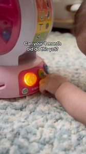 Is your baby scratching yet? 🤏🏼 In the early months, babies don’t have the strength or coordination for a refined thumb-to-finger grasp yet. Instead, you’ll often see a raking grasp, where they open their hand, swipe or “rake” their fingers toward an object, and then close the whole hand around it (or try to!). This opening and closing of the hands is an important developmental step. It helps babies: - Practice finger flexion and extension - Build awareness of their hands - Coordinate vision h