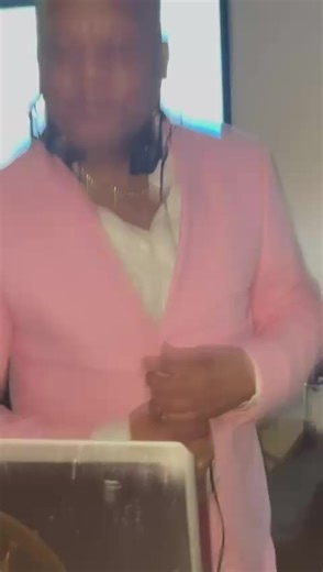 NYE Party Vibes: Outfits and Atmosphere Insights