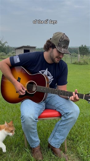 Just a little Don Edwards, a cat, & a rooster crowing #donedwards #TraditionalCountry#AcousticCover