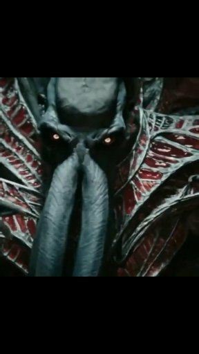 La llamada de Cthulhu - Pelicula y relato completo clip 📽️🕷️🎬 H.P. Lovecraft Narra la historia de ciertos documentos que evidencian la existencia de una antigua criatura, anterior al hombre y enunciada en las páginas más aterradoras del Necronomicón: Cthulhu, la cual acecha a la humanidad desde la ciudad sumergida de R'lyeh. #pelicula #movie #lifestyle #cthulhu #relato | Macabra visión