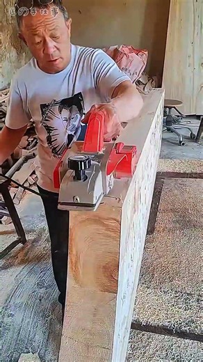 電気カンナで木材をツルツルに削る！✨ Electric Planer Smoothing Wood #shorts #asmr #woodwork #大工