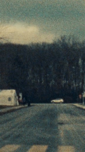 【MV premiere - Tonight 10pm】 Marie-Claude, 是我在滿地可的第一位朋友， 於我，跟那個地方一樣，是體現了一切良善的代號✨👧🏼。 // 今夜十點有 “Allô! Marie-Claude!” MV首播，藉著導演對回憶與時日的觸覺，帶大家遊走進我少年時的街道。 之後22:15喺Youtube會有MV After-party Live，到時候跟大家唱唱歌、聊聊音樂、談談回憶與人生。 期待同大家一起告別2025，擁抱2026。 今晚見。 MV & Youtube Live - Link in bio @hoccgoomusic #allômarieclaude #hocc2026album #mvpremiere | HOCC