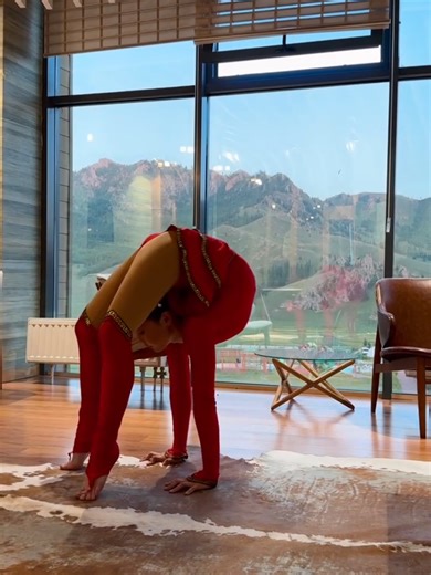Production : IG @flwrs_contortion_studio . . . . #contortiontraining #backbend #ballet #rhythmicgymnastics #yoga #contortionist #flexibility #flexiblewomen #backbend #cheerleader #oversplits #contortion #needle #flexible #rubberngirl #ballerina #cheerleading #gymnastics #model #gymmotıvatıon #yogagirl #bendy #bendygirl #splits