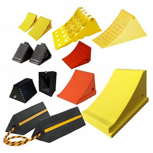 [Hot Item] Heavy Duty UV Protection Safety Wheel Stopper Wedge, Plastic Rubber Urethane Wheel Chock for Car Vehicle Truck RV Camper Trailer ATV Airport Carport Garage