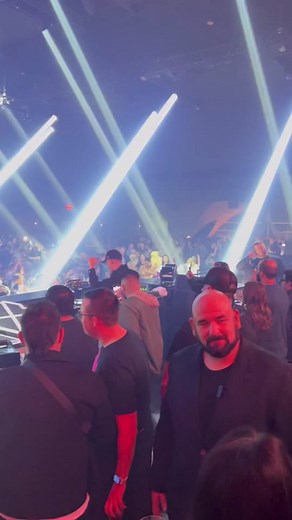 How to Get into Vegas Parties, Shows & Clubs for Free