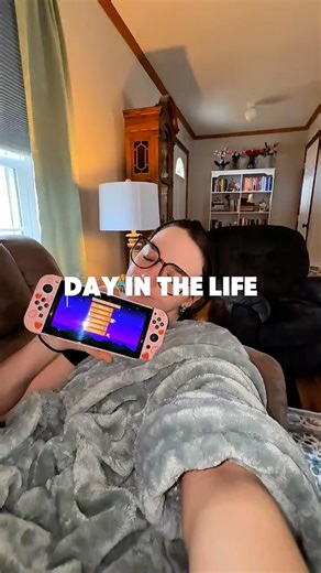 diml of an slp grad student on spring break ⭐️💐 more on tiktok & reels @/breannainpixels