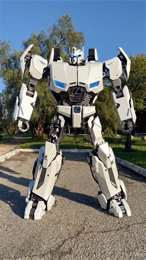 😳 We weren’t informed at the dealership about such abilities of the car 🤖