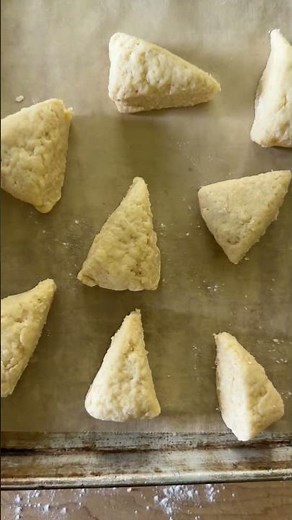 Double Vanilla Cream Scones