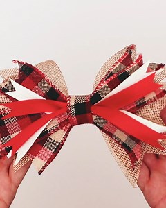 33 reactions | Make this quick farmhouse bow with a few pieces of ribbon, wire, and scissors. #farmhousediy #wreathbow #bowmaking | Ruffles And Rain Boots | Facebook
