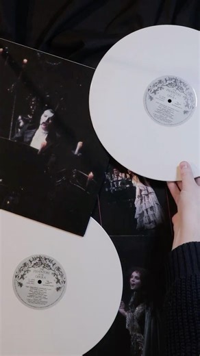 Name a better Valentine’s gift 🤍🌹