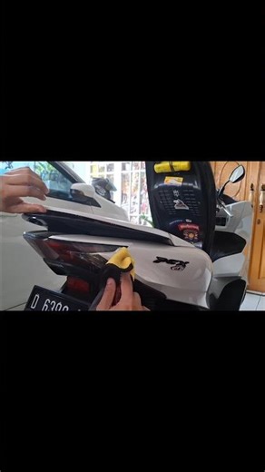 How to open the PCX 160 rear brake cover