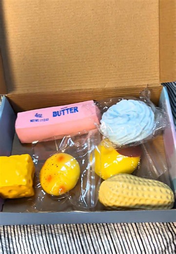 Squeeze it, hear that crunchy ASMR pop, and watch your stress disappear 🥐✨ These realistic food squishies come with the most satisfying sound — and every blind box is a delicious surprise! Perfect for fidgeting, anxiety relief, or just brightening up your desk. Which snack are you hoping to unbox? 🍣🧁 #fidgettoys #asmrsounds #squishytoy #tiktokshopbacktoschool