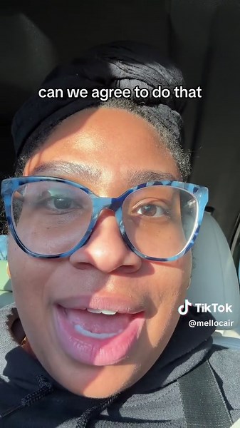 @Duolingo chirp chirp what languages should I learn? #duolingo #bird