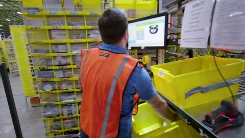 Amazon prepares seasonal hiring push