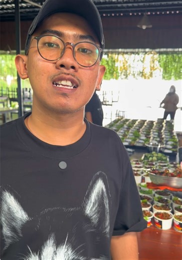 Membalas @Trackworks Mau bukber di rumah tapi nggak mau ribet? Serahin aja ke Sego Sambel Ndeso 🍛🔥 Menu enak, praktis, tinggal makan bareng keluarga atau temen-temen. Kami siap masak & antar ke tempatmu. Order langsung hub: 085173172733