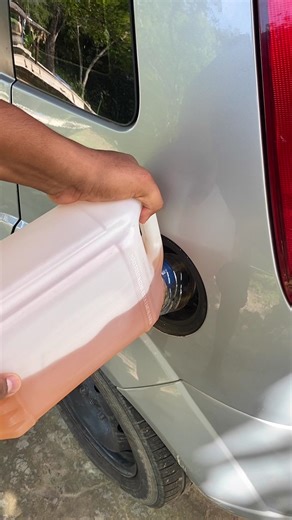 You’ve always fueled your car the wrong way and didn't know it! #car #lifetips