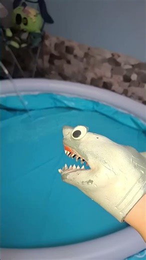 shark puppet off the shrooms