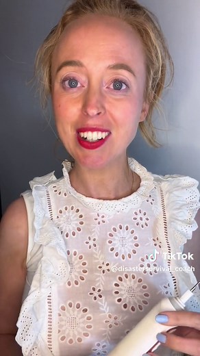 Mould on an electric toothbrush is pretty common…go check if yours has mould! If it dirs, try soaking in vinegar and giving it a scrub..if thst doesnt work its not healthy to keep using it #fyp #mouldy #electrictoothbrush #mouldybathrooms #hygenetips #bepreparednotscared #momtipoftheday #urbansurvivaltips #disastersurvivalcoach