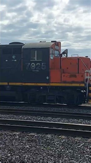 CN Yard Job With CN 7025 #train #canadiannationalrailway