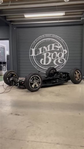 Ending 2025 with a complete pan ⏳ Throughout the last couple of months we have been assembling our latest Pan Build, ready to be combined with a 356 Shell - First job on the list was restoring the past repair attempts on the halves, before coating in a Satin Black Powdercoat. Suspension components from end to end have been restored/upgraded, including a full Wilwood Brake Setup. Whilst the engine got built elsewhere, we upgraded the gearbox to handle the extra power planned for the build ⚡️As al