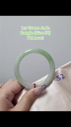 Exquisite natural Jadeite Bangle with an outstanding icy translucent texture and beautiful floating green coloring. • Size: 52 mm • Grade: Natural Grade A Jadeite • Color: Icy White base with Floating Green • Condition: Excellent, polished finish. This is a stunning piece, perfect for collectors! Serious inquiries only. DM for pricing and details! 📧 #JadeForSale #JadeiteBangle #FineJewelry #LuxuryJewelry #singapore