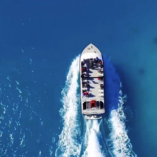 From horseback riding on pristine beach trails to sipping on rum swizzles with locals, wintertime in Bermuda is full of rejuvenating experiences. Watch to see what's waiting for you out here! 🛥️ | Bermuda Tourism