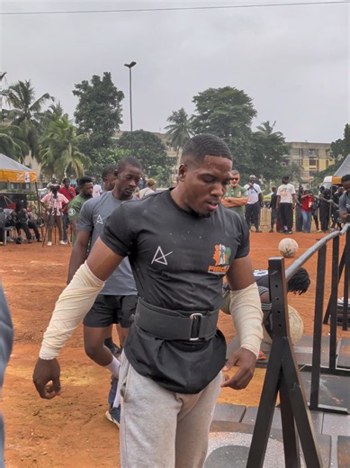 Épreuve 1 : Atlas Stones — Championnat de Strongman Côte d'Ivoire
