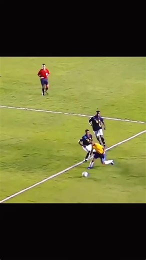 Magicien 🪄Robinho 🇧🇷#football #footballtiktok #robinho @𝖆𝖇𝖝𝖉.𝖊𝖉𝖎𝖙 @ZADI @Goat.belli ☠️