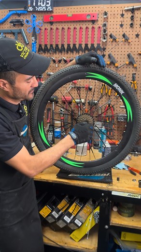 En Victoria Cycling contamos con la experiencia y las herramientas para revisar, reemplazar o ajustar tu sprock, garantizando un rendimiento óptimo en cada rodada. 🔧 #mecanica #ciclismo #Transmisión #VictoriaCycling | Victoria Cycling Project