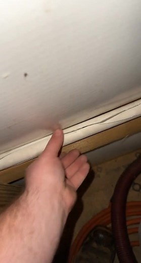 When temps drop, your pipes shouldn’t. ❄️🧊🚰 Frozen pipes can crack, burst, and flood your home in minutes, costing you thousands in damage. 💸💧 🚨 Watch for these warning signs: 🚿 Little to no water coming from faucets ❄️ Frost on exposed pipes 🔊 Unusual noises when you turn on the tap If you suspect a frozen pipe, don’t wait for it to burst. ⚠️ 👉 Call Profix 24/7 📞 for fast, professional emergency water damage & pipe restoration services—we’re here day or night to protect your home. 🏡💙